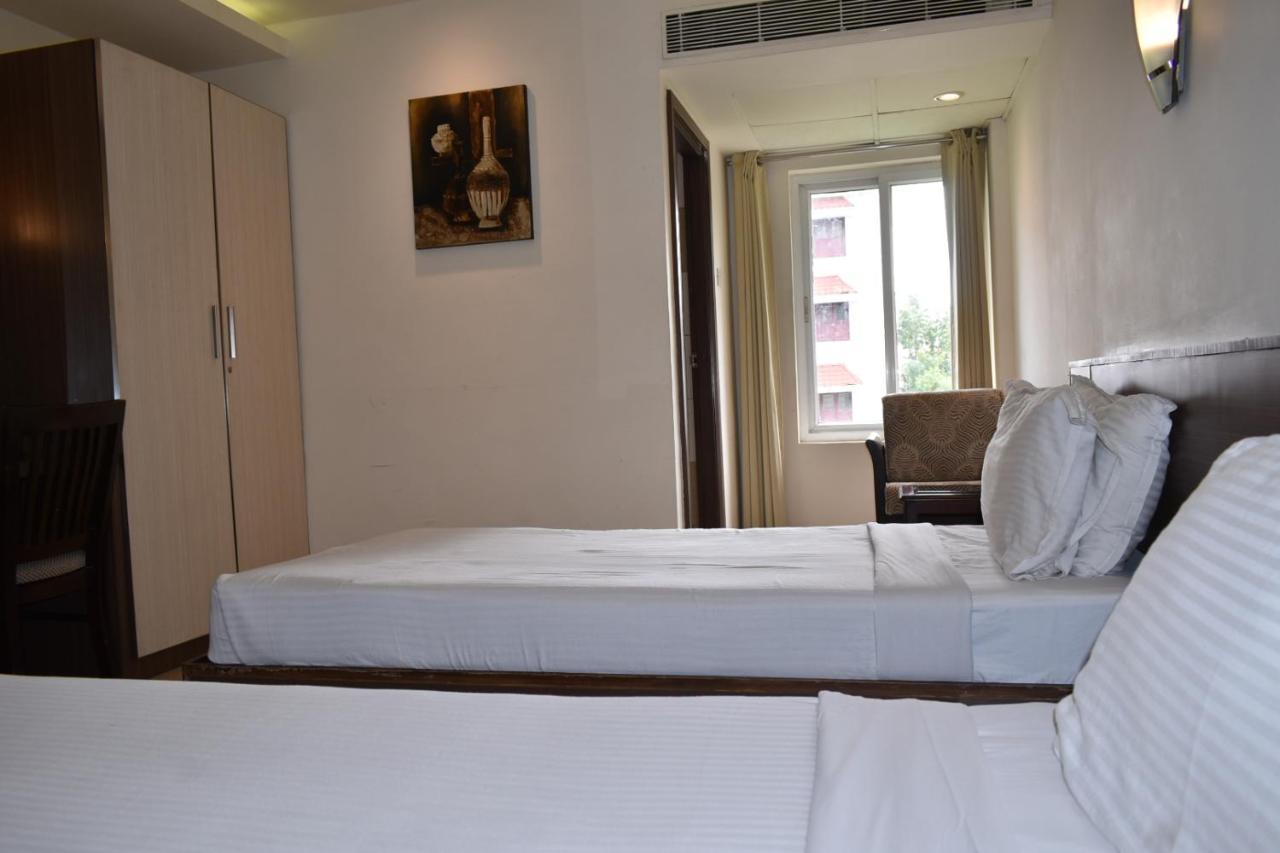 Hotel South Regency, Ernakulam Kochi Bagian luar foto