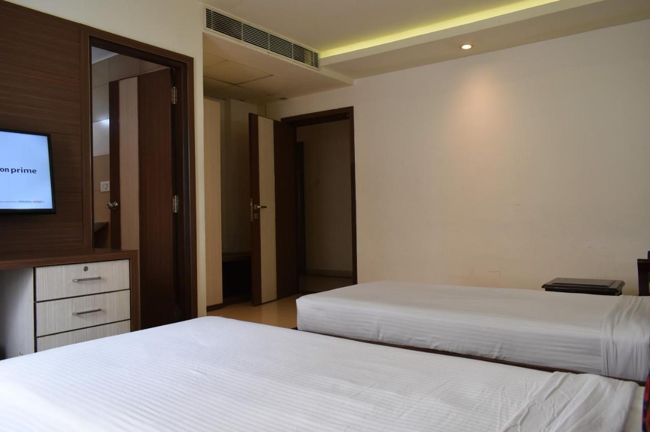 Hotel South Regency, Ernakulam Kochi Bagian luar foto
