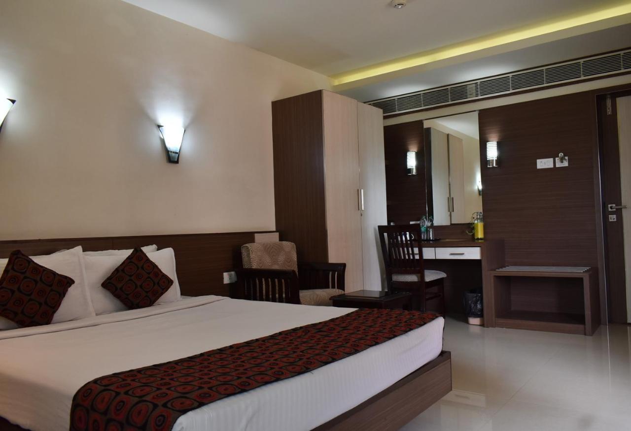 Hotel South Regency, Ernakulam Kochi Bagian luar foto
