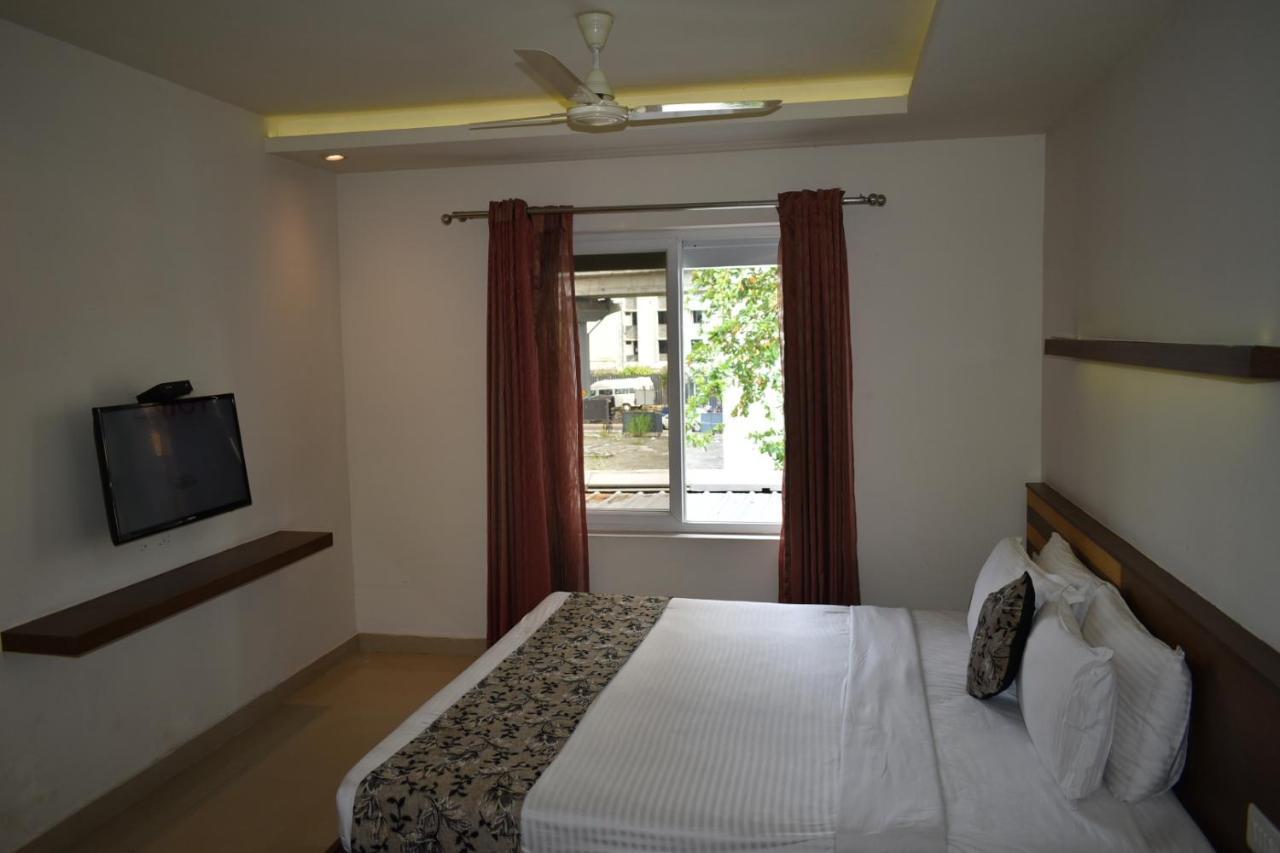 Hotel South Regency, Ernakulam Kochi Bagian luar foto