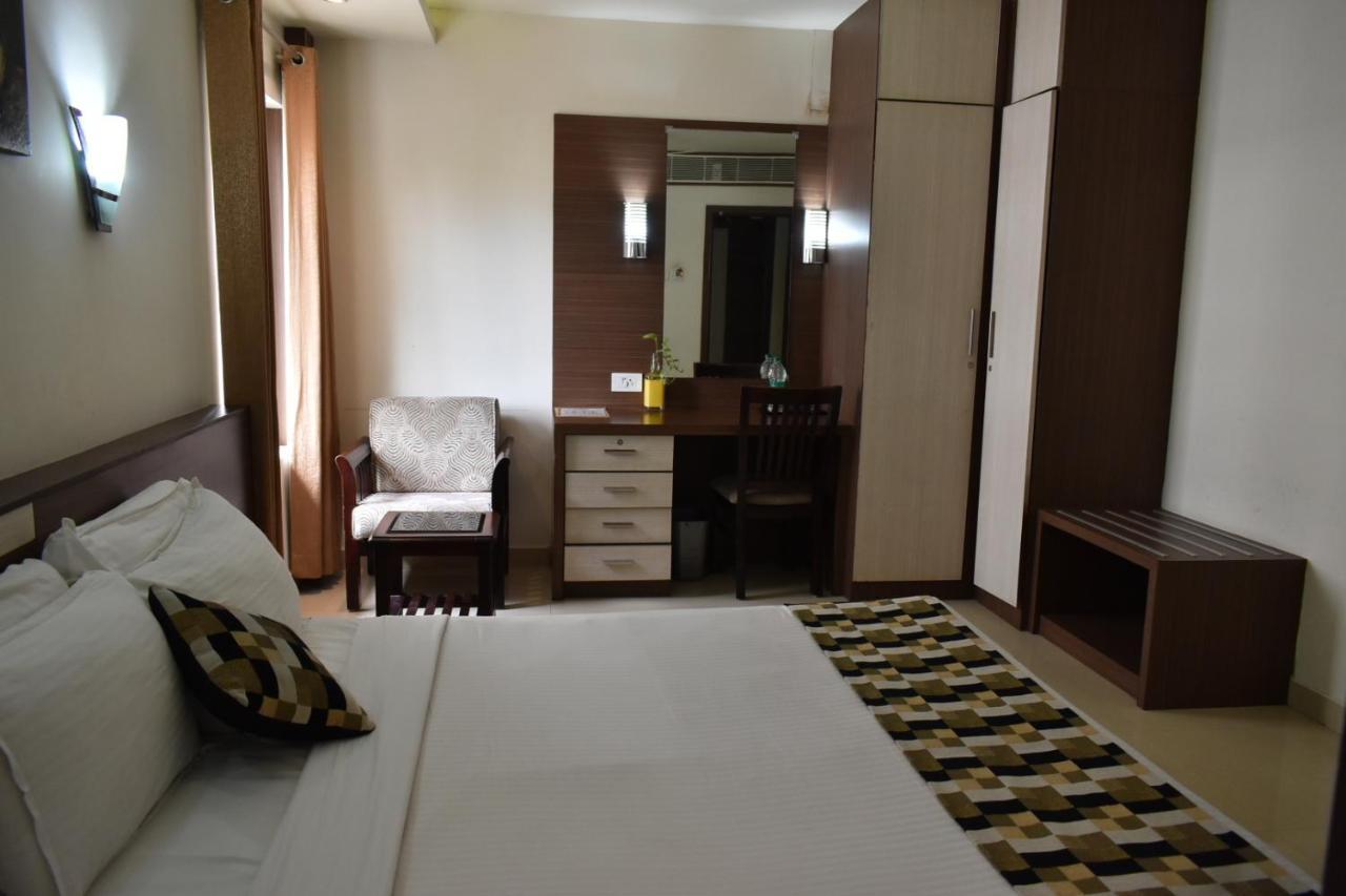 Hotel South Regency, Ernakulam Kochi Bagian luar foto