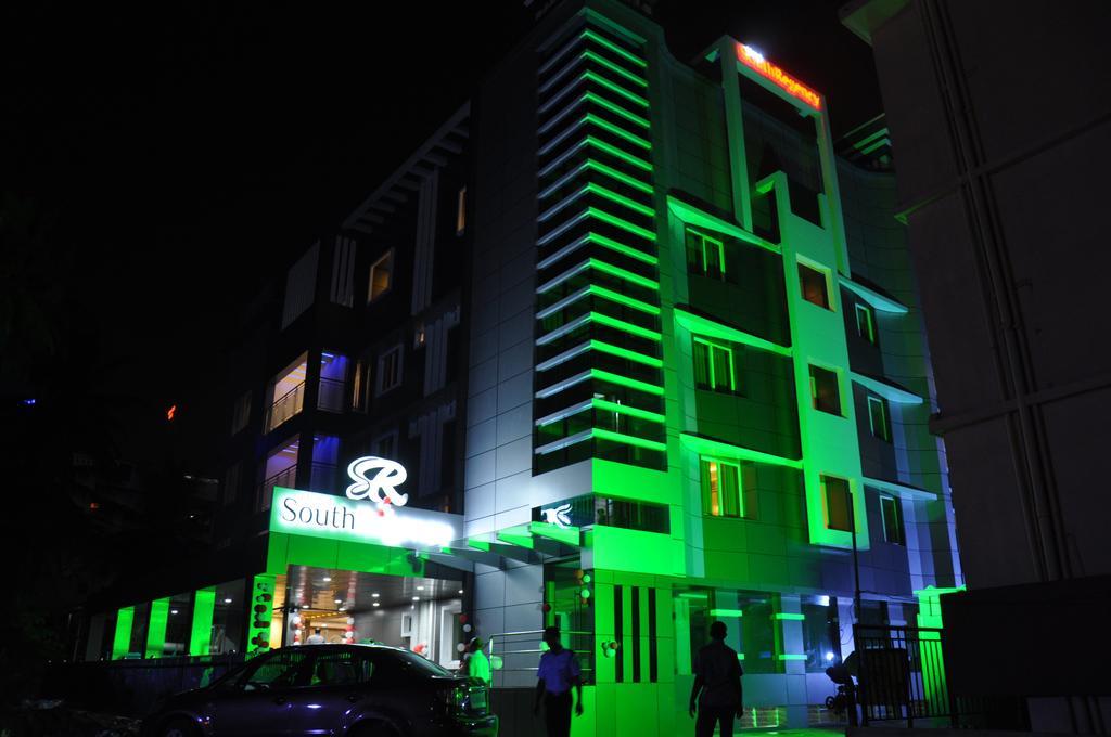 Hotel South Regency, Ernakulam Kochi Bagian luar foto
