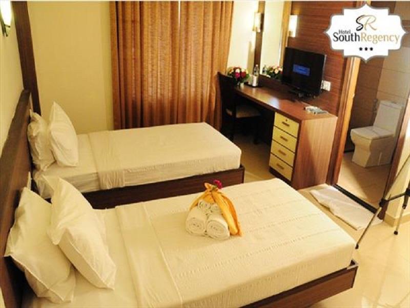 Hotel South Regency, Ernakulam Kochi Bagian luar foto