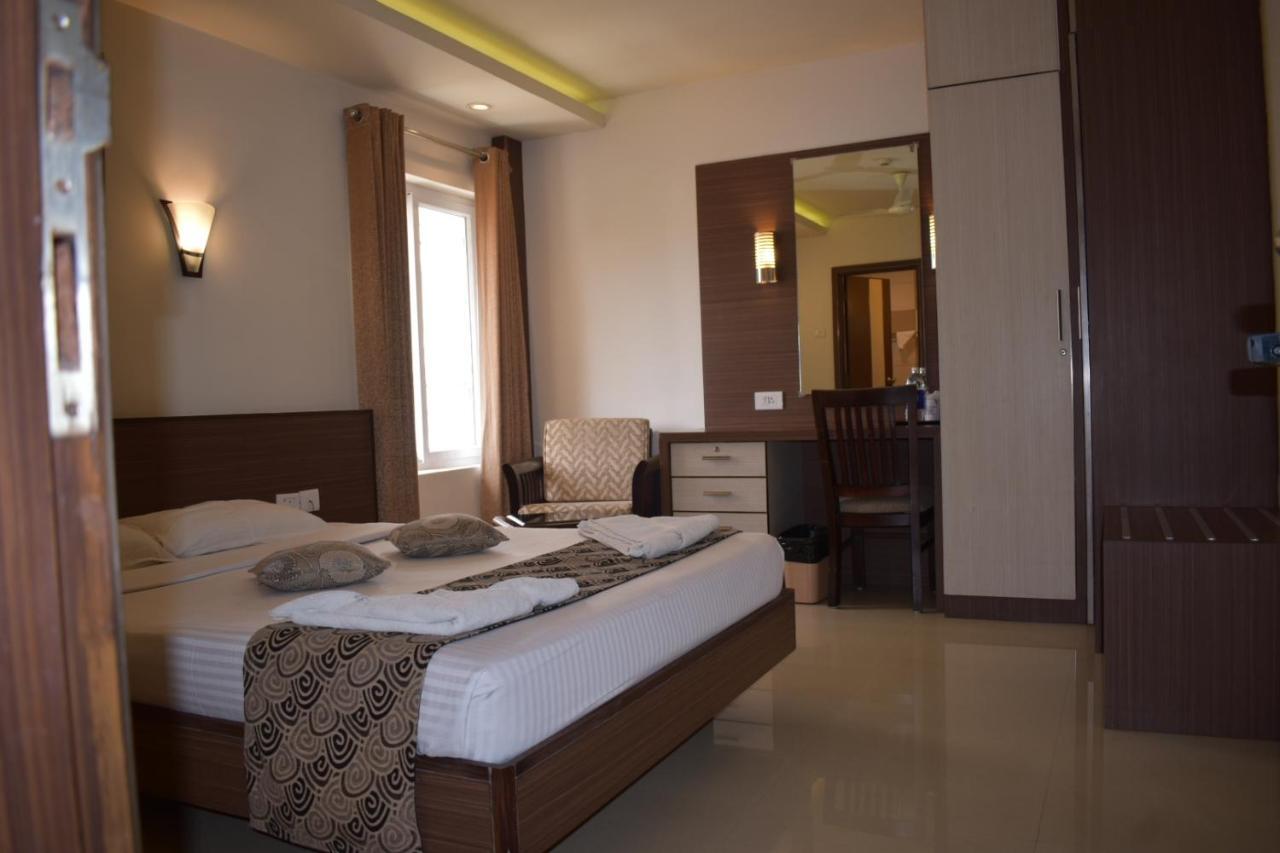 Hotel South Regency, Ernakulam Kochi Bagian luar foto