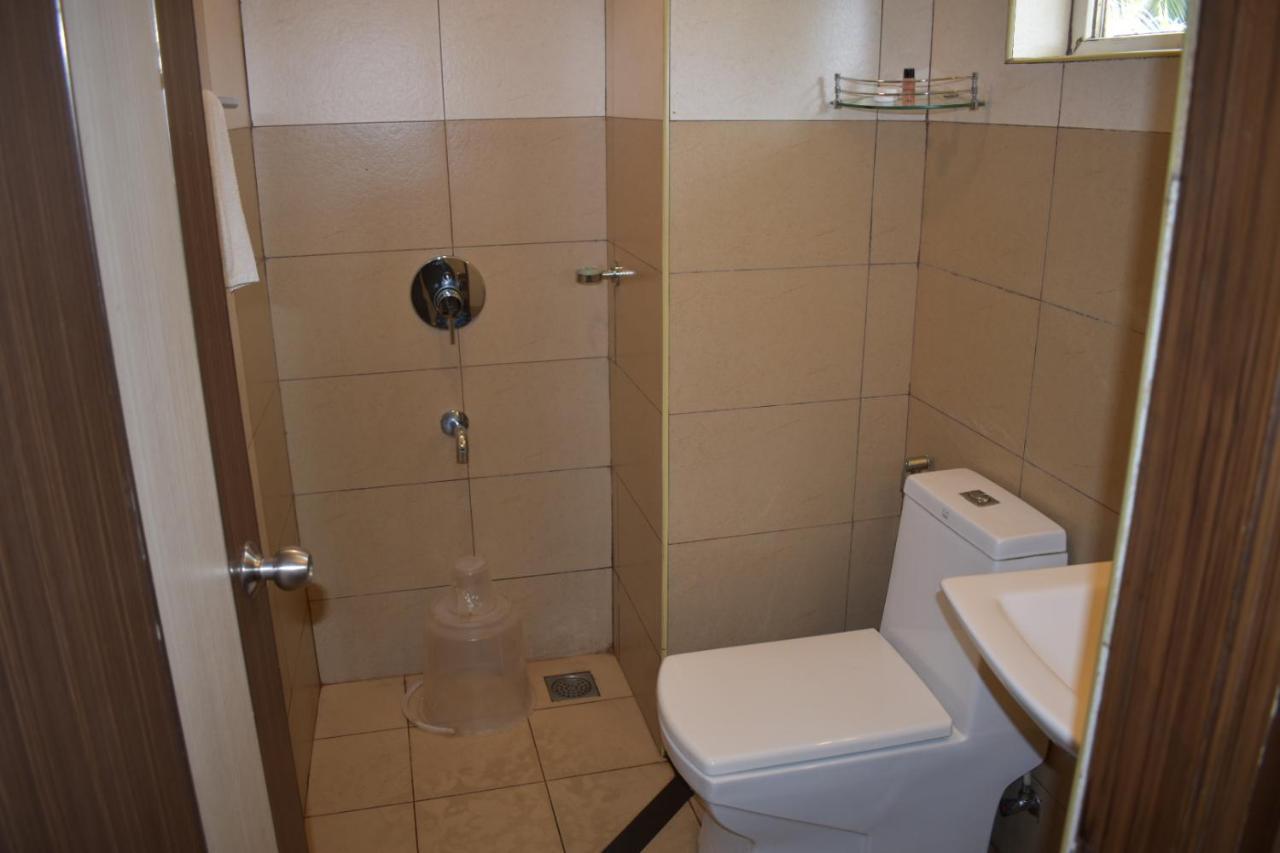 Hotel South Regency, Ernakulam Kochi Bagian luar foto